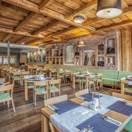 Lidovy Dum Hotel Bzenec